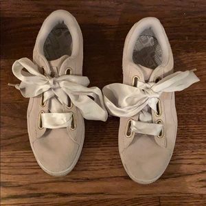 Grey Puma Ribbon Sneakers with subtle Sparkle